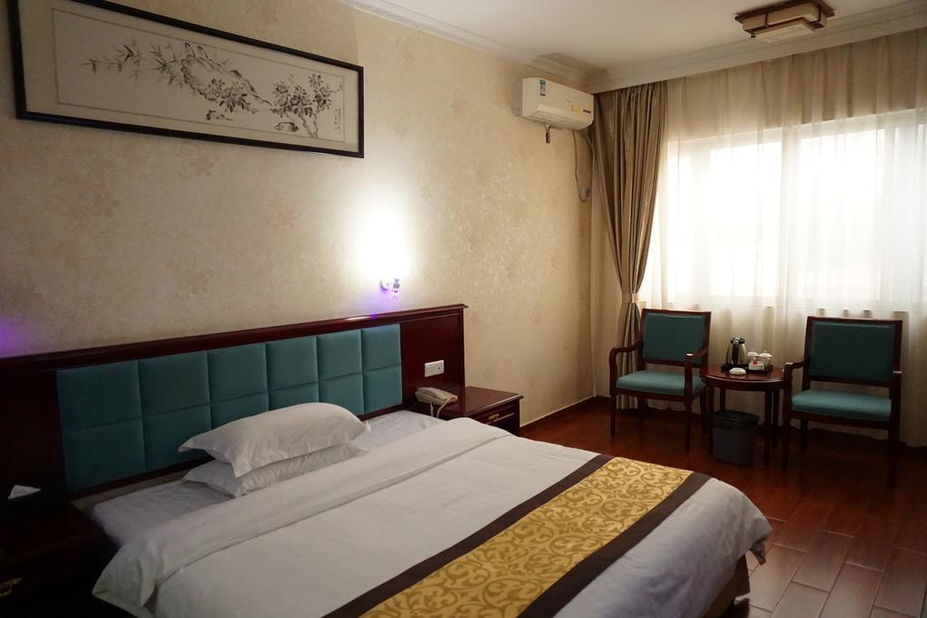 Guangdong Oversea Chinese Hotel Guangzhou Bagian luar foto